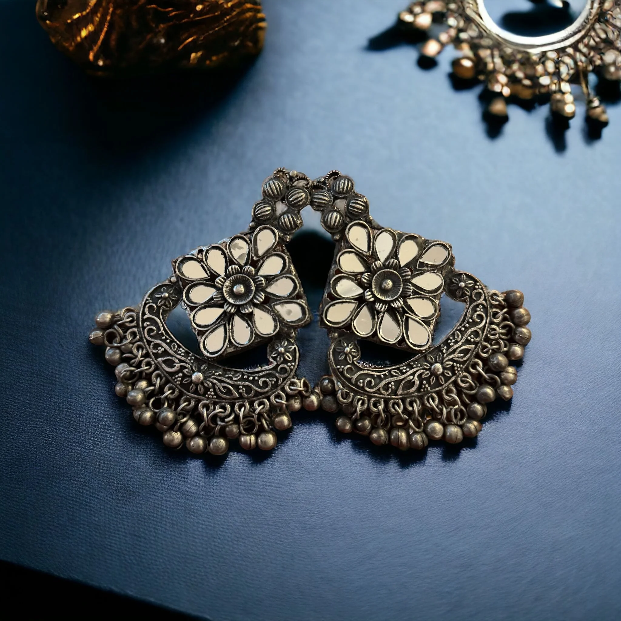 SLIVER EARRING