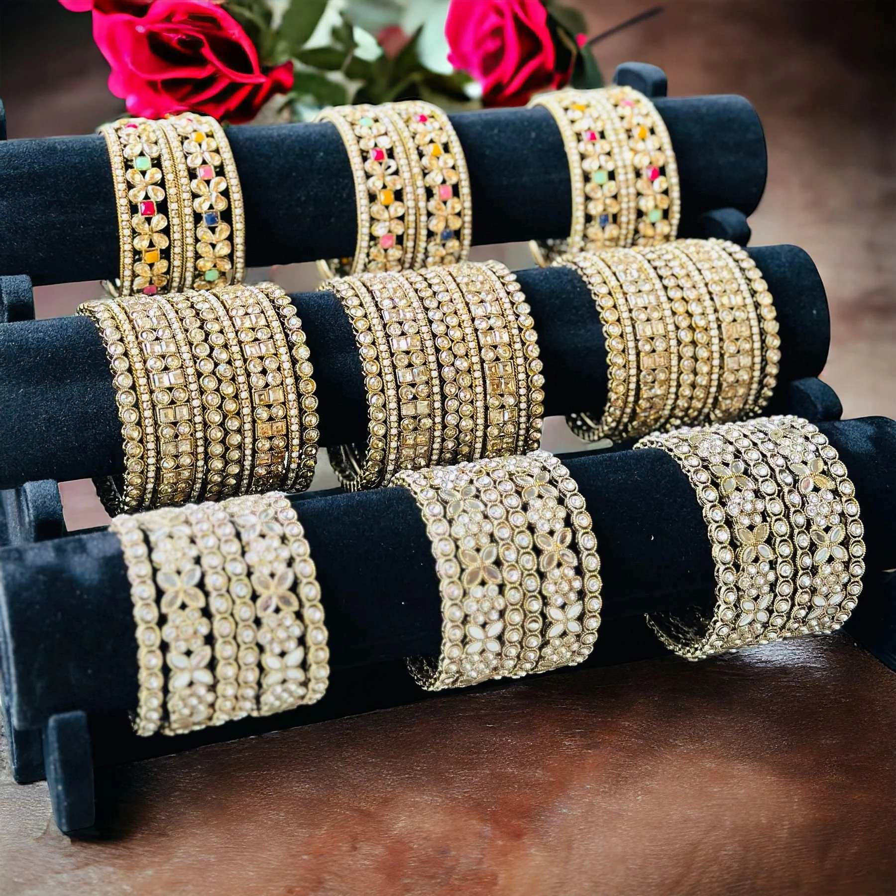 GLOSSY BANGLES
