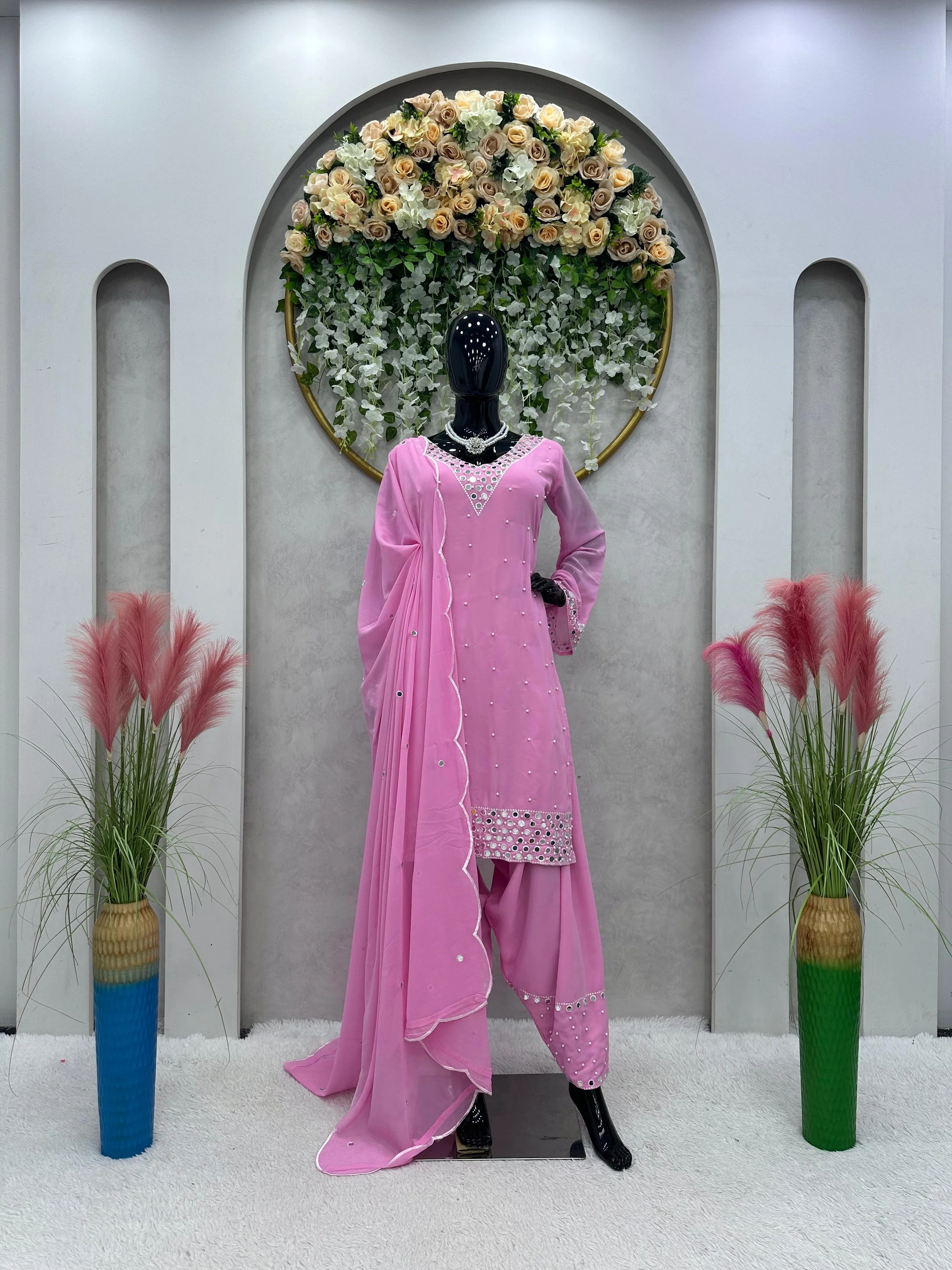 FOUX GORGETTE SUIT