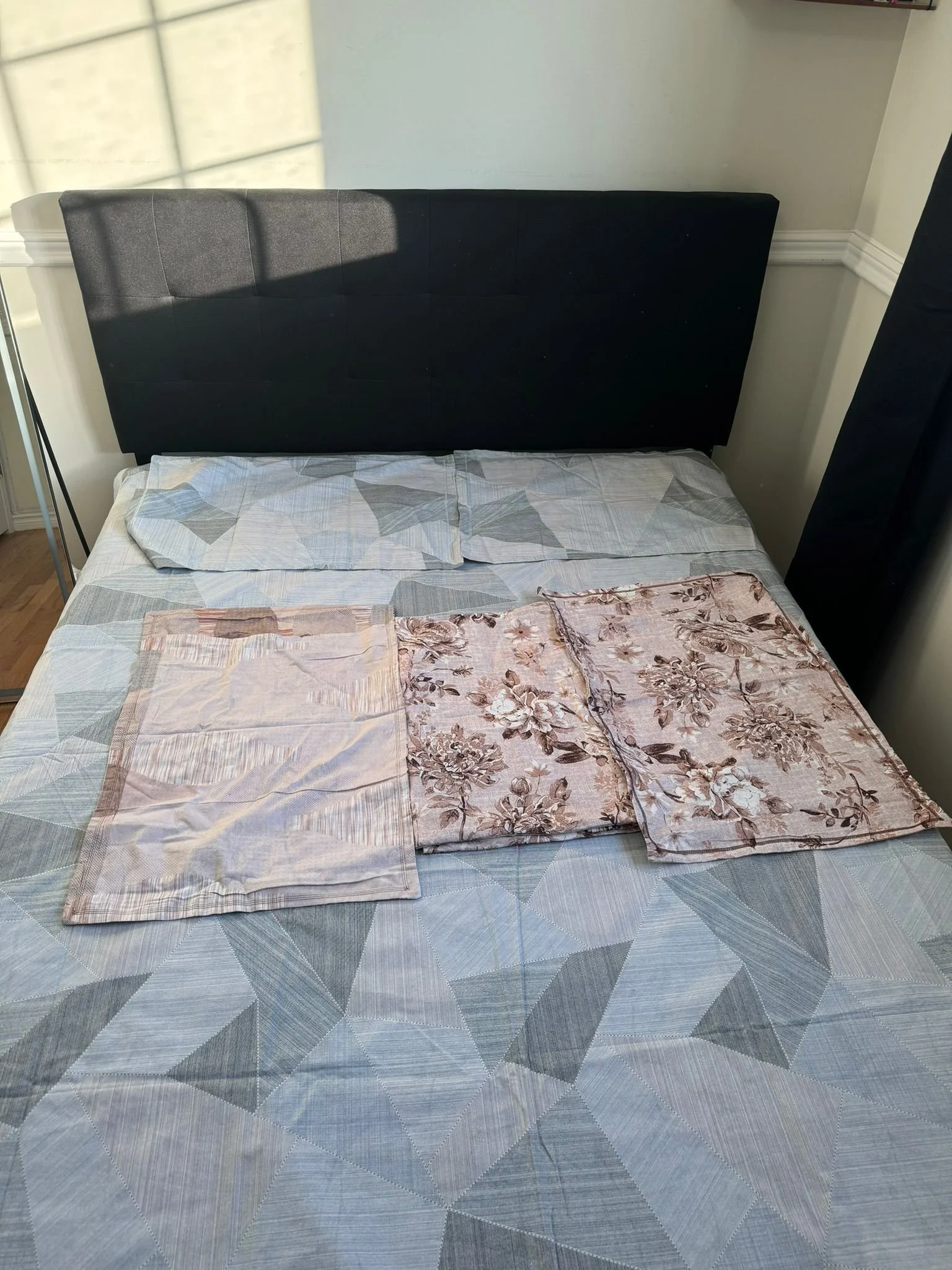 DOUBLE SIDED BEDSHEET