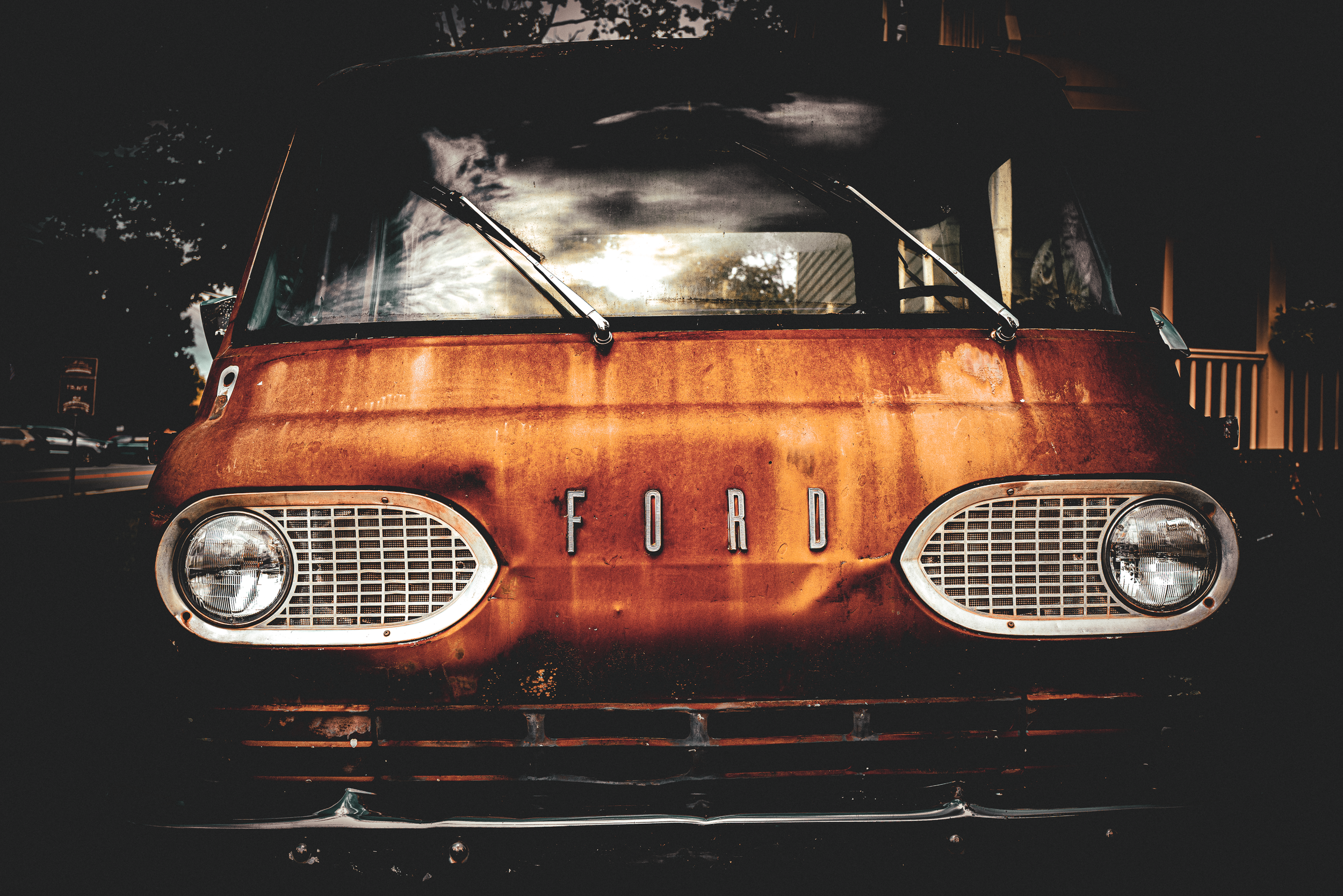 Rusty Old Ford.png