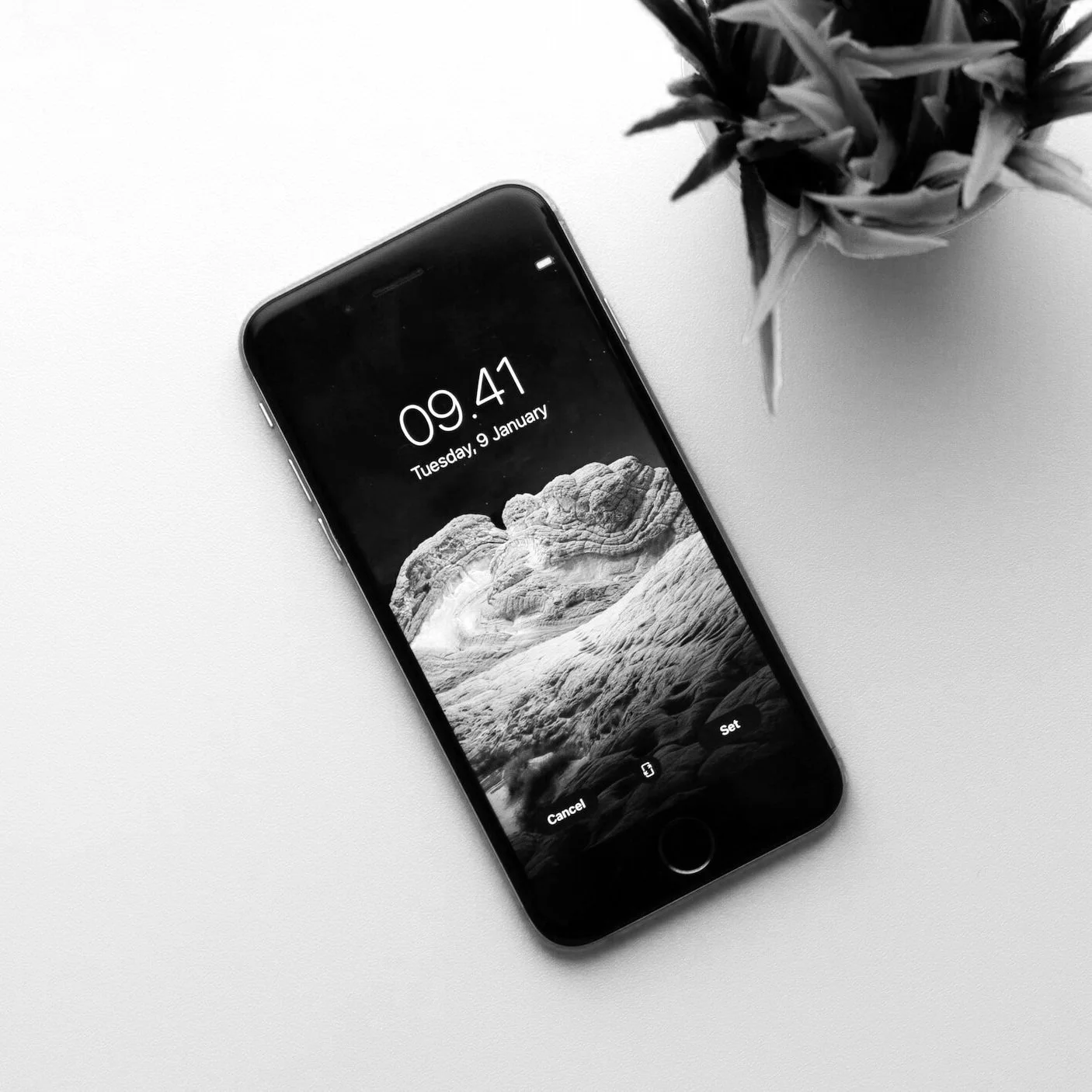 How to tackle the temptation to snoop through your partner’s phone