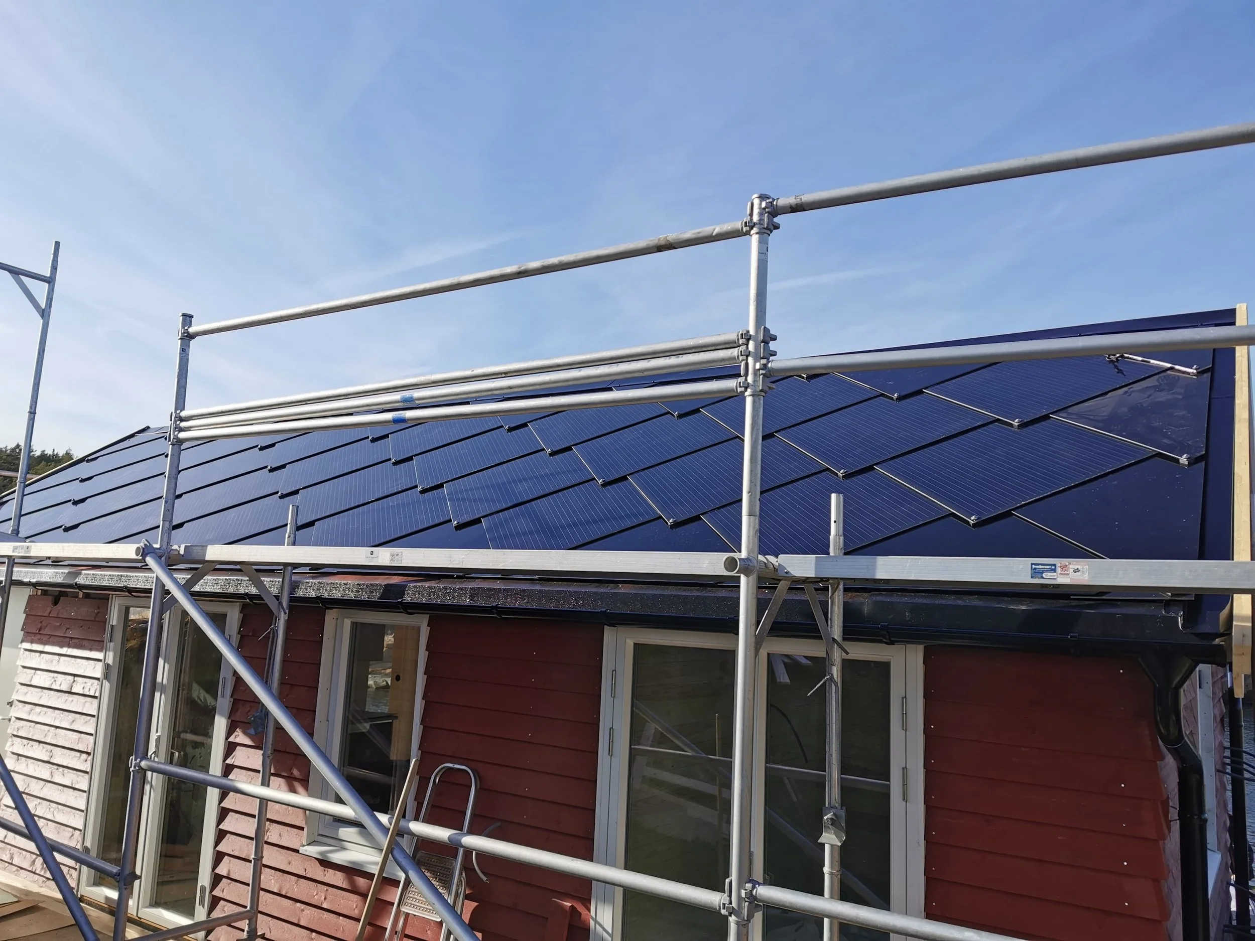 Sunstyle solcelletakstein hytte 2.jpeg