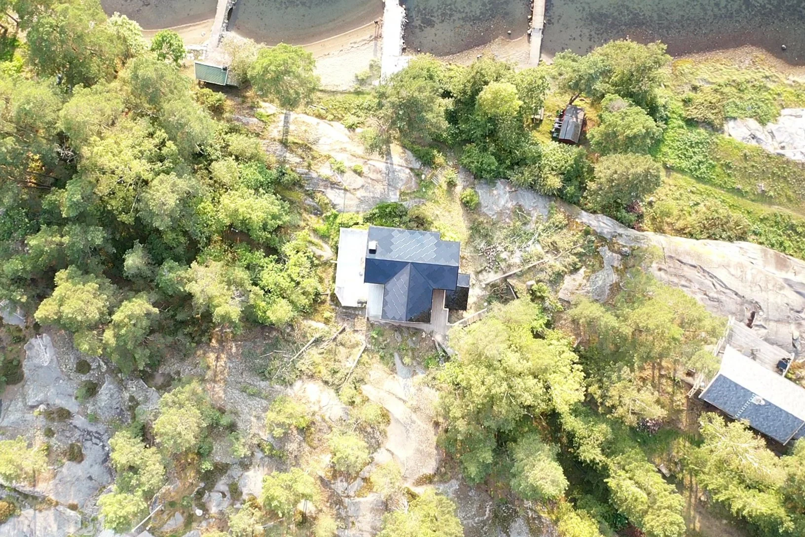 Sunstyle solcelletakstein hytte selforsynt 11.jpeg