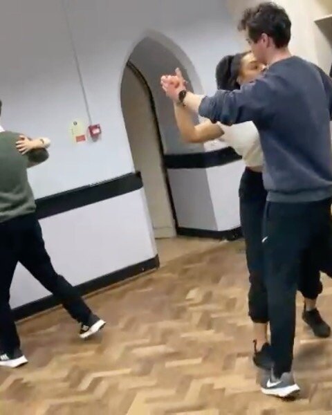 Week 4 Beginners Ballroomies&rsquo; Waltz compared to Week 1 🤩🤩🤩 Look at them beginning to glide around the floor now! ⛸️

Learning new hobbies as an adult can be just as fun as it was when you were kids 🥳

Contact us now to book onto our next Be