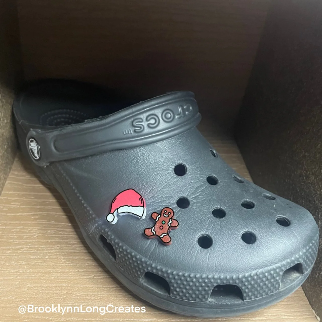 xmas charms croc.JPG