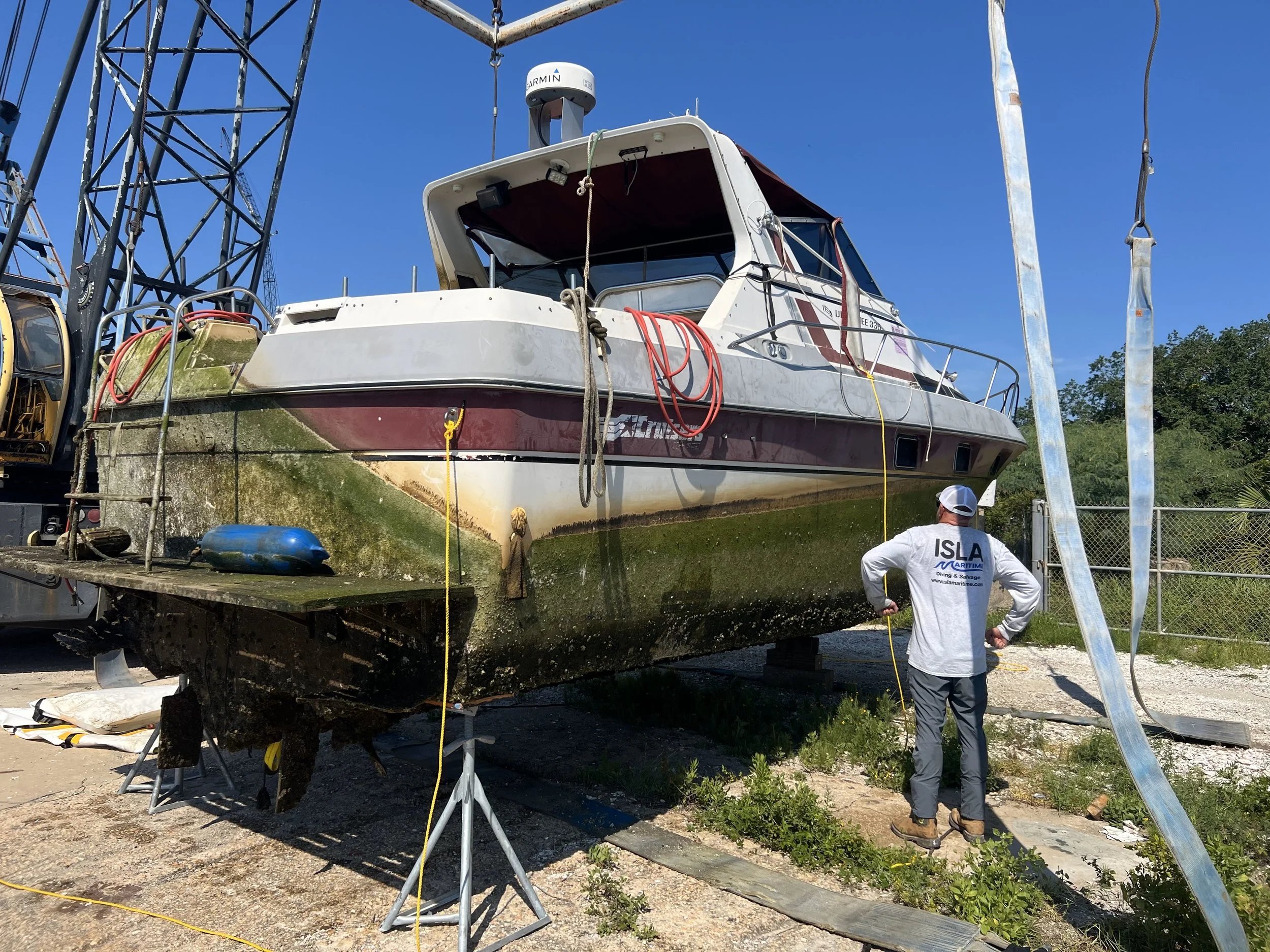 Isla Maritime - Lifting Boat.jpeg