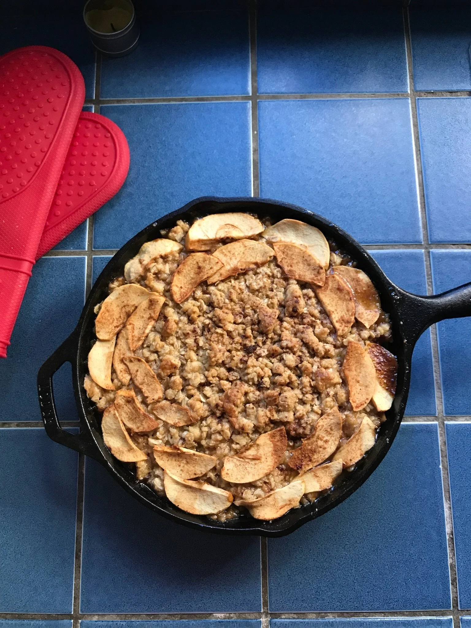 Apple pie with a blue background.