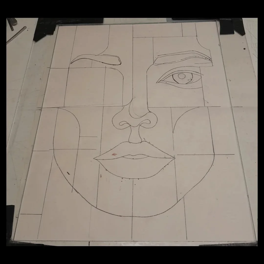 Work in progress 

Tiffany style stained glass 

400 x 300mm 

Simple design but hopefully abstract mondrian vibe 🤞.

Update tomorrow 😁

Avaliable shortly.&nbsp; Click the link in my bio to head over to my shop or DM me.

#deco #glass #stainedglass