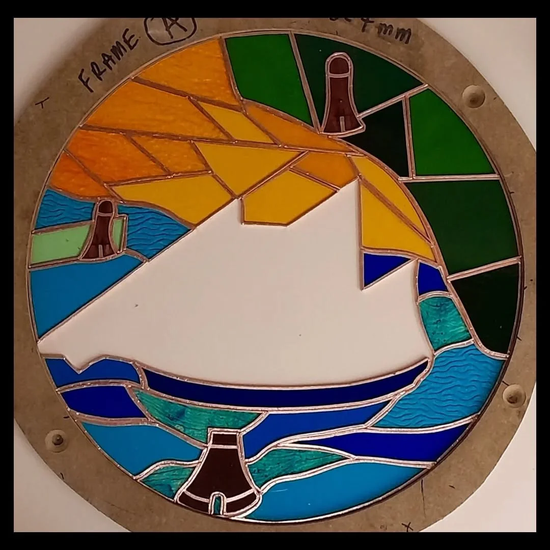 Work in progress..

Tiffany style stained glass. 300mm diameter. 

The challenge to create a 'Wallis' continues. A day of soldering etc. and then I can expose the piece to the light 🤞

#glass #stainedglass #artdeco #glassart #abstract