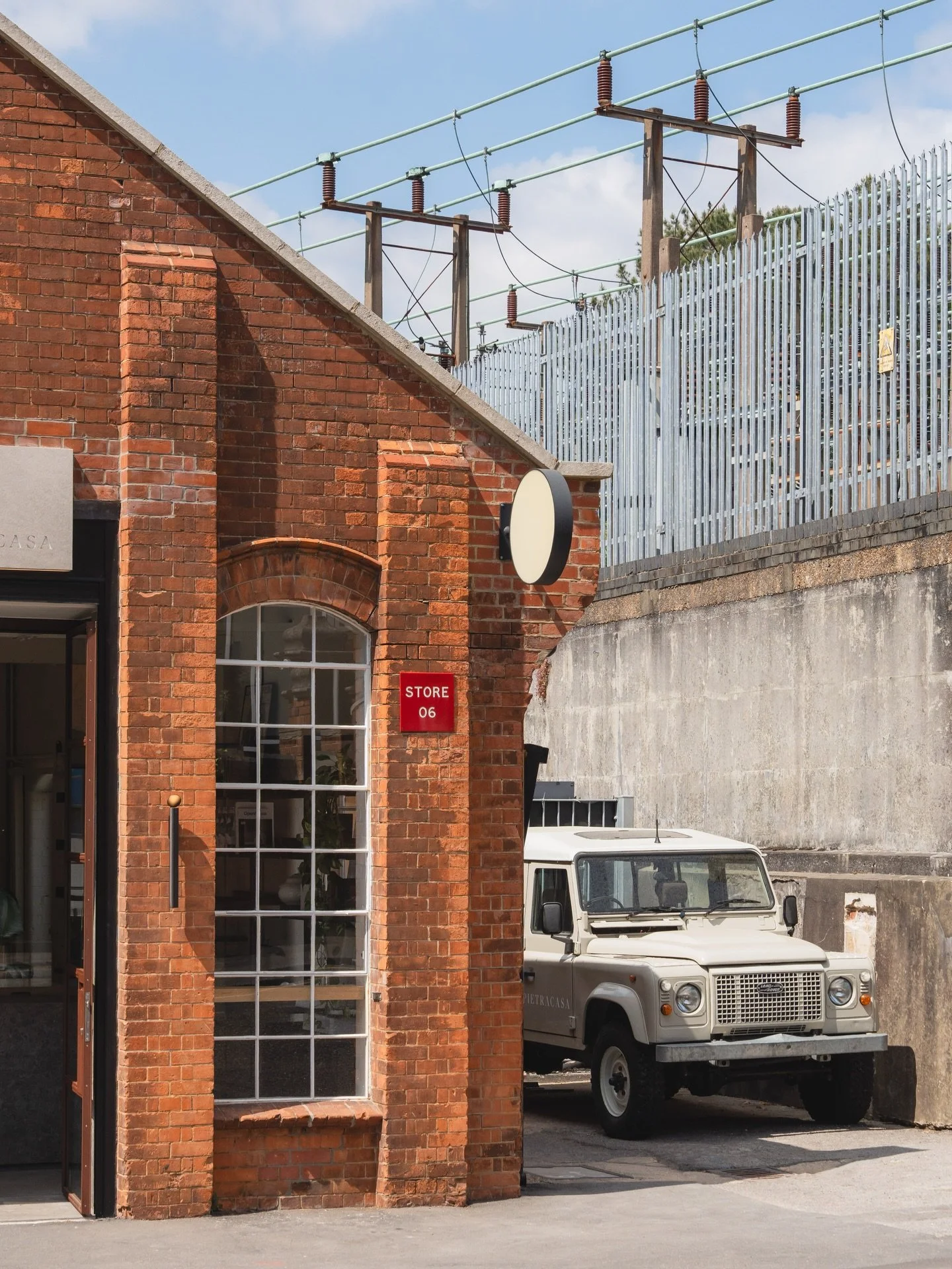 Longing for brighter days. Our design studio showcases our portfolio of brands and porcelain from our sister company @pietracasa.uk. More than products it reflects our design, creativity and personality. The space will continue to renew and innovate,