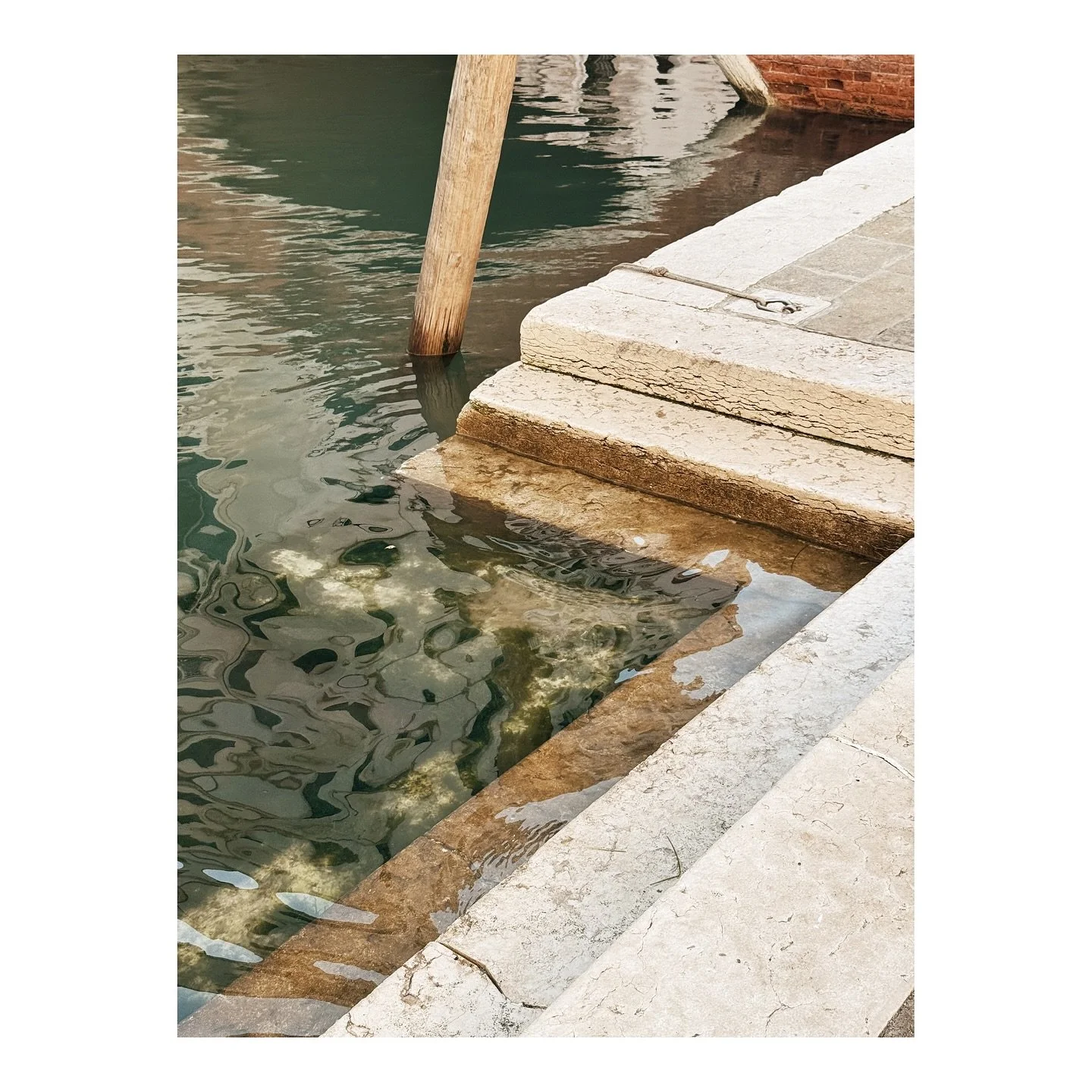 50 architects and designers from around the world were invited to experience Oikos and explore the beauty of Venice. More than just doors, they create architectural entrances: highly bespoke security solutions designed to integrate seamlessly with bo