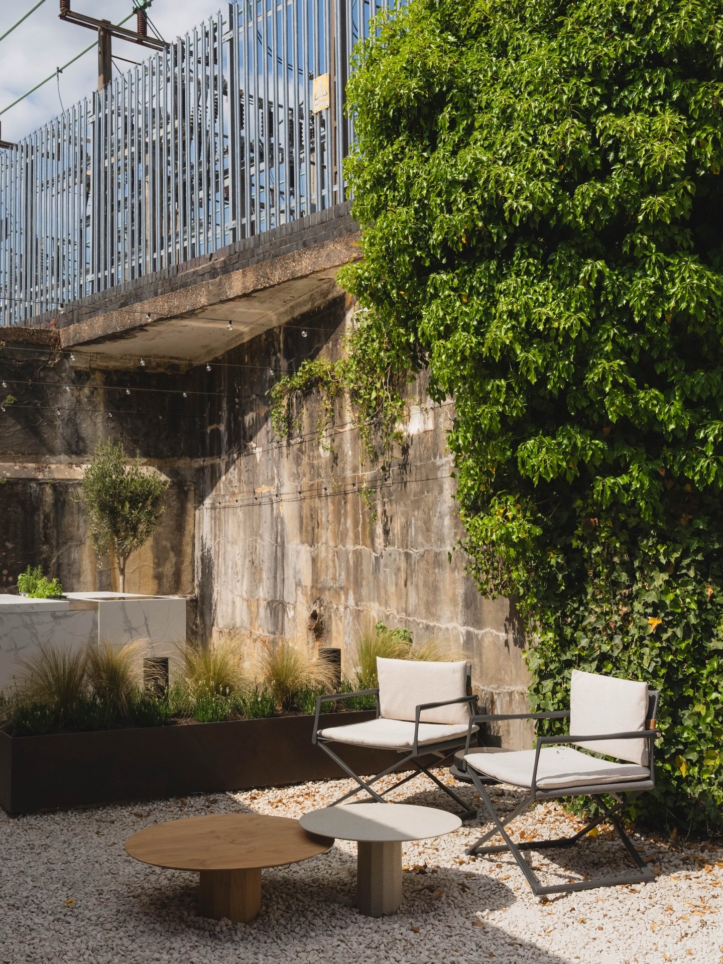 Our courtyard garden getting some sunshine. Deciding whether to bring the Talenti sofa out of winter storage to make the most of this beautiful weather.

#outdoorfurniture #outdoorlivingspace #outdoorkitchen #springsummer2026 #talentioutdoorliving