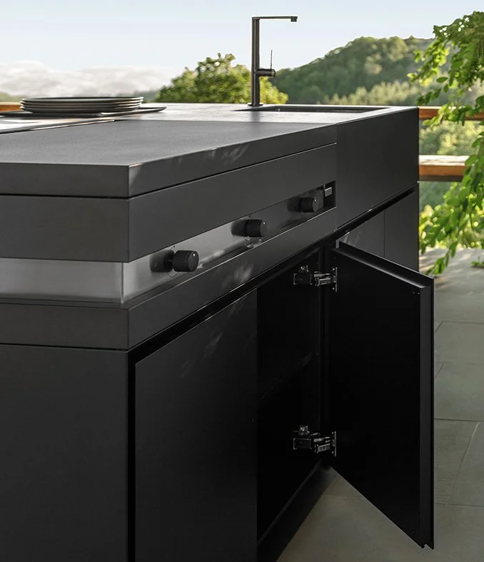 Talenti Tikal outdoor kitchen featuring modular design, durable heat-resistant painted stainless steel, and concrete-effect stoneware, supplied by Abitalia South Coast in Dorset, Hampshire, and Surrey.