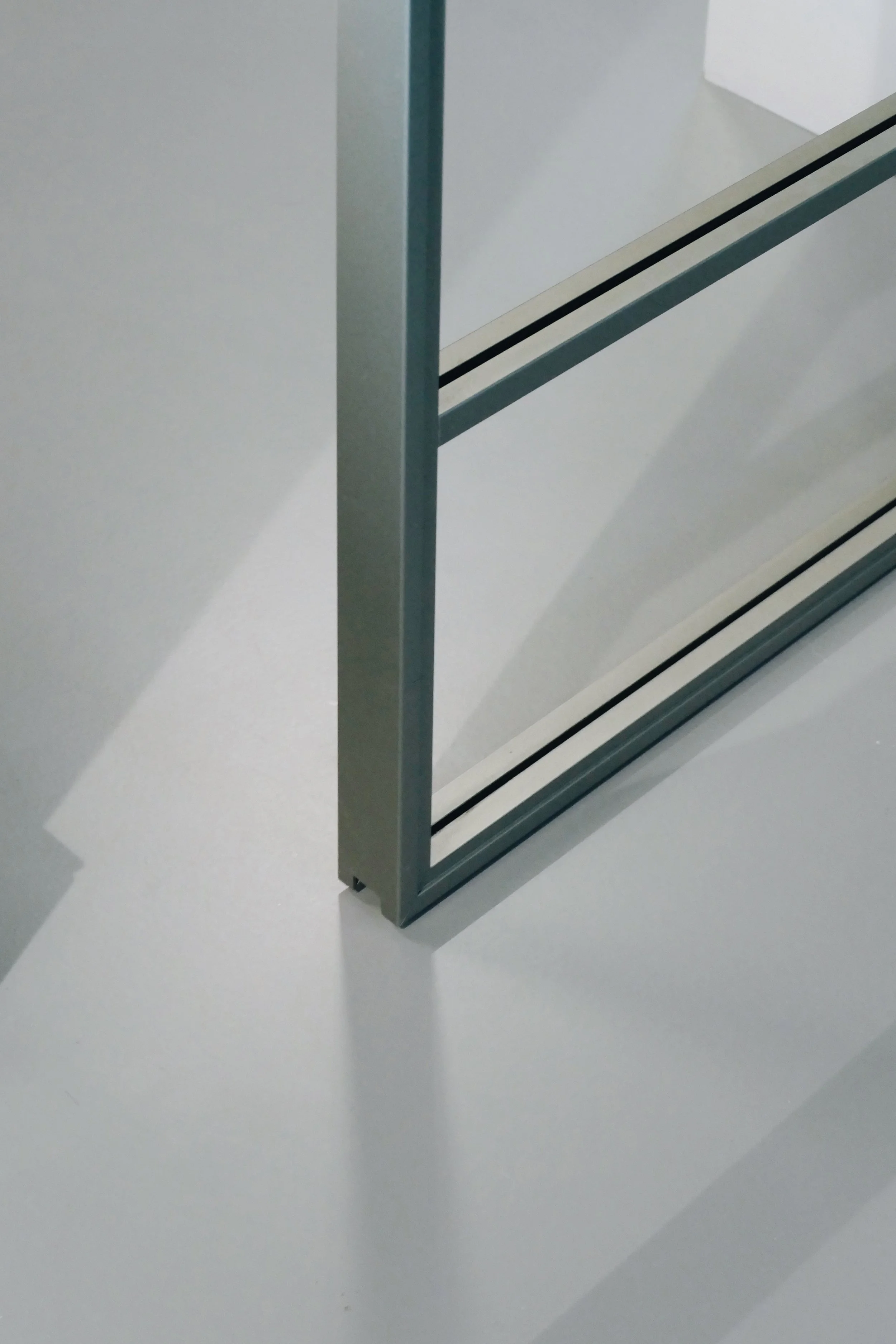 Bespoke Rimadesio glass partition doors and walk-in wardrobe systems, available from Abitalia South Coast, Dorset’s exclusive regional supplier.