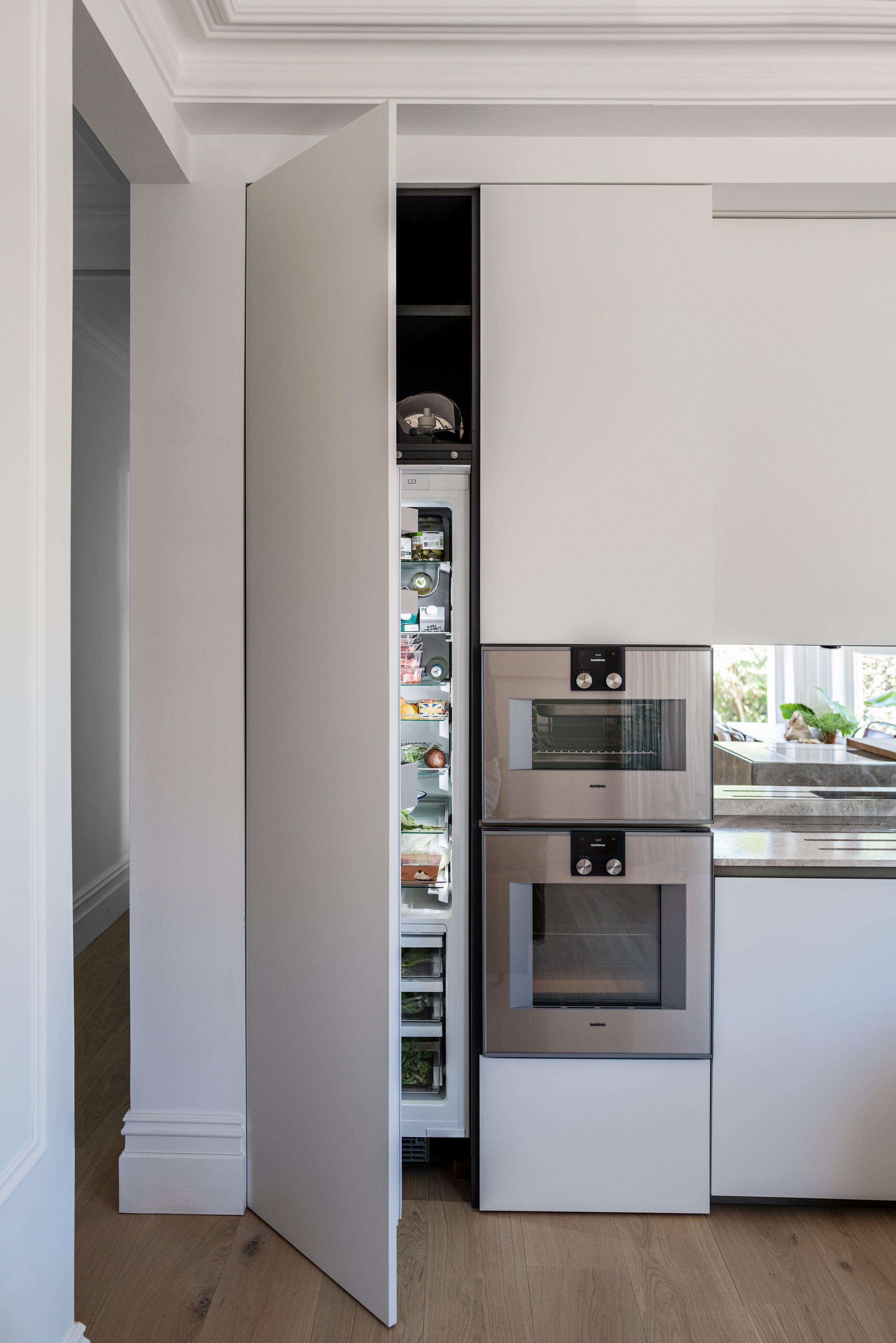 499 Kitchen fridge.jpg