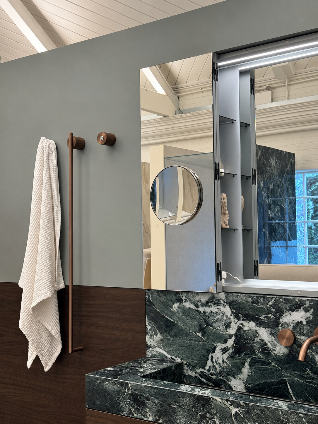 Makro_maxi_vanity_unit_showroom_display_abitalia (4).png