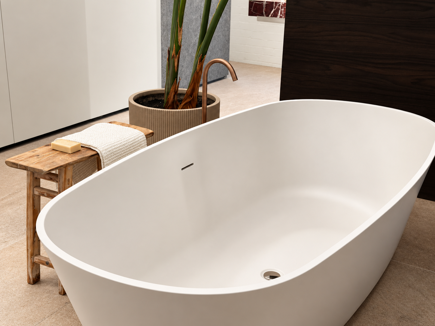 Baia_bathtub_antolini_lupi_showroom_display_Abitalia (2).png