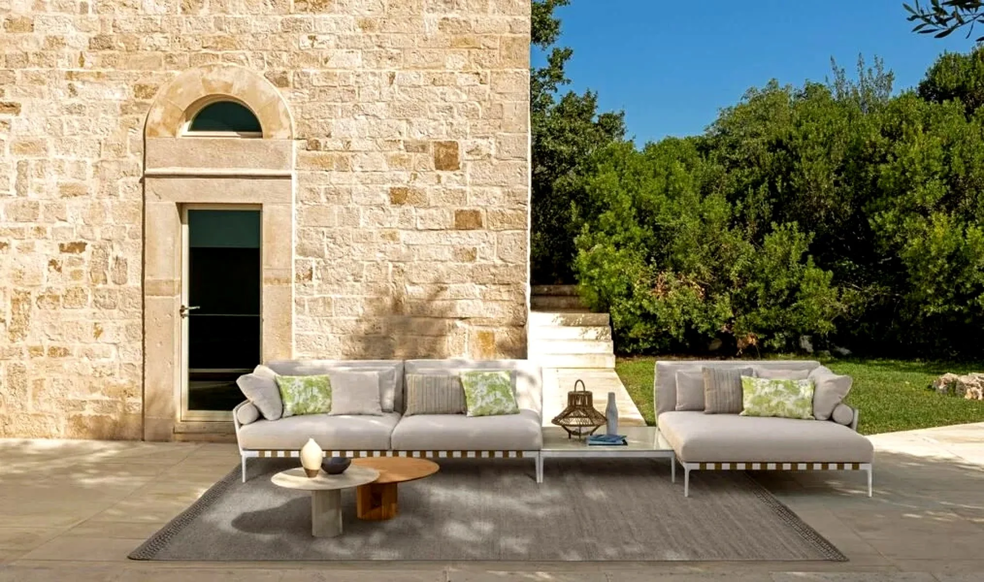 Modern outdoor terrace featuring the Talenti Salinas modular outdoor Sofa. Supplied and designed by Abitalia South Coast across South Coast regions, UK.