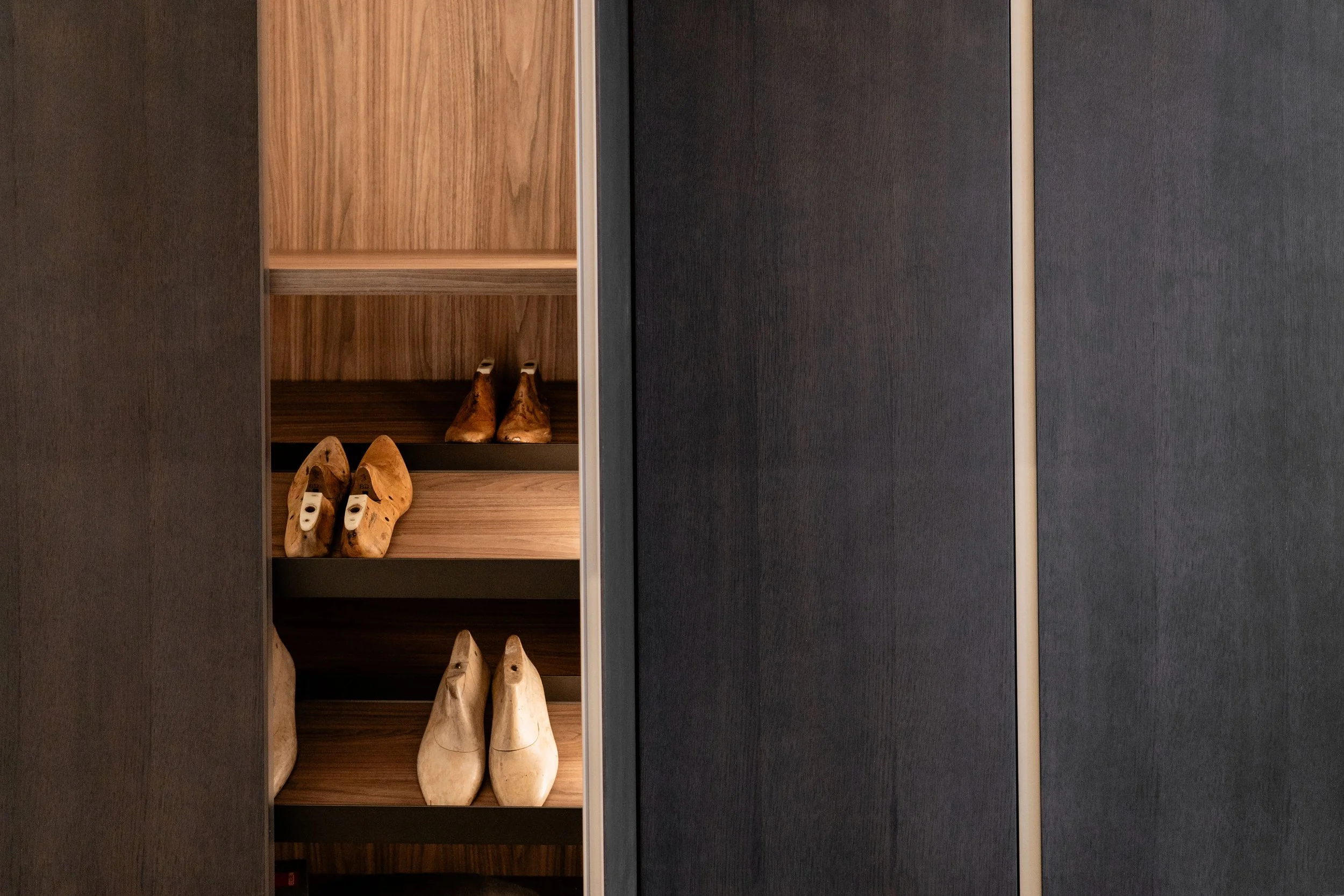 Giellesse_Wardrobes_Showroom_Display (6).jpg