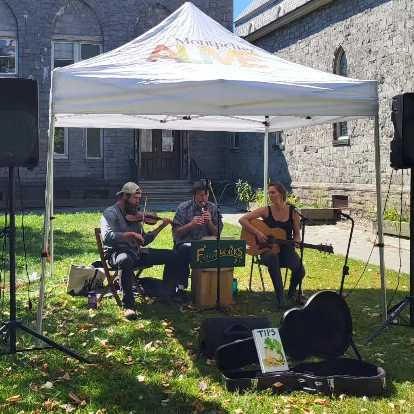 Happening now til 1pm! Bring your lunch and join us at the Christ Church courtyard.
#LocalMusic
#BrownBagLunchConcert
#MontP❤️
#CommunityMusicSchool