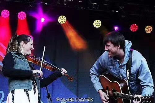 This week's #BrownBagLunchConcert in downtown #MontP❤️ is another 🔥 hot ticket. W 8/14 @ noon. Christ Church courtyard. Check out Jenni + Jesse of the @deadwintercarpenters. Sponsored by our beloved @bearpondbooks. Seriously, Montp&rsquo;s music com