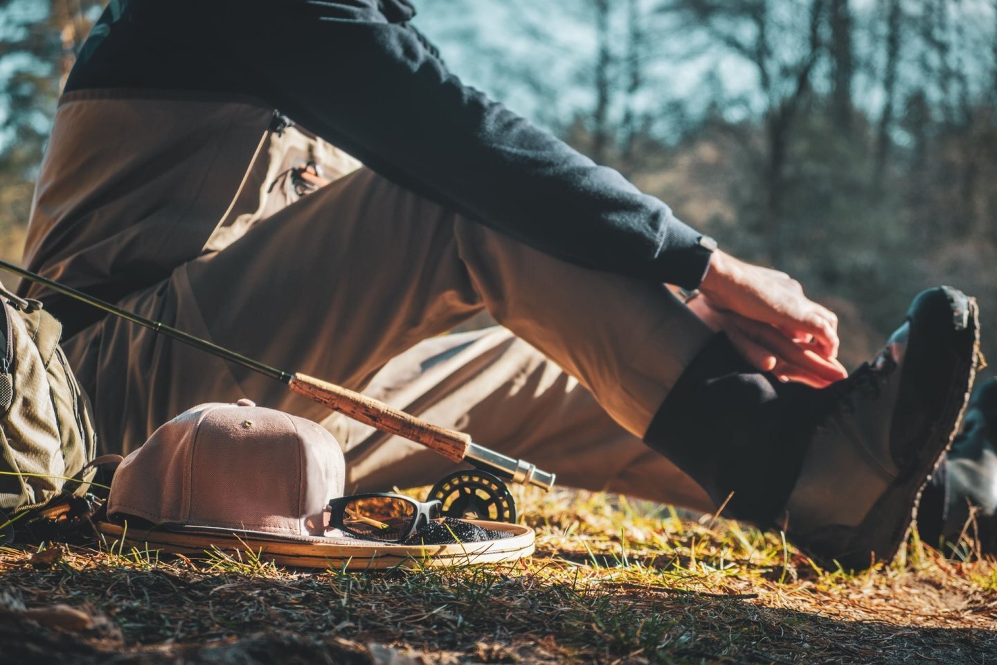 Dive into the fishing groove with the ultimate game-changers for your water escapades &ndash; killer wading socks! No more soggy struggles or frosty toes messing with your fishing mojo. Whether you're soaking up summer vibes or tackling winter's icy 