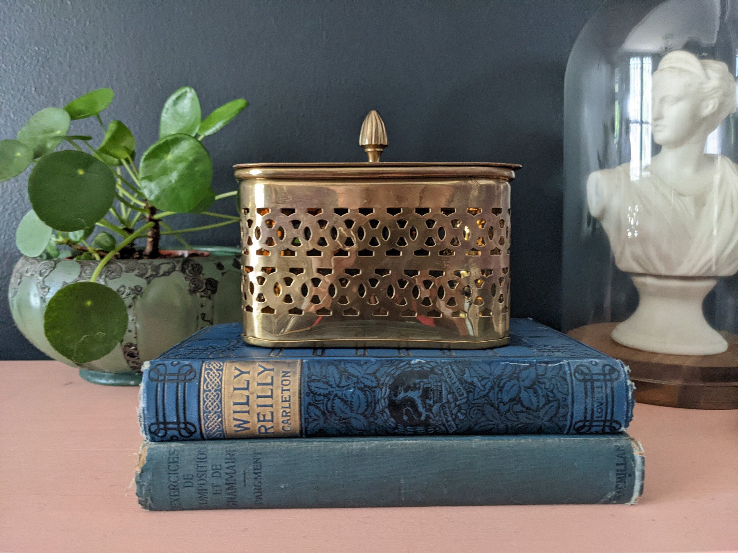 https://i.etsystatic.com/8494428/r/il/98a112/3960976430/il_fullxfull.3960976430_q53i.jpg
