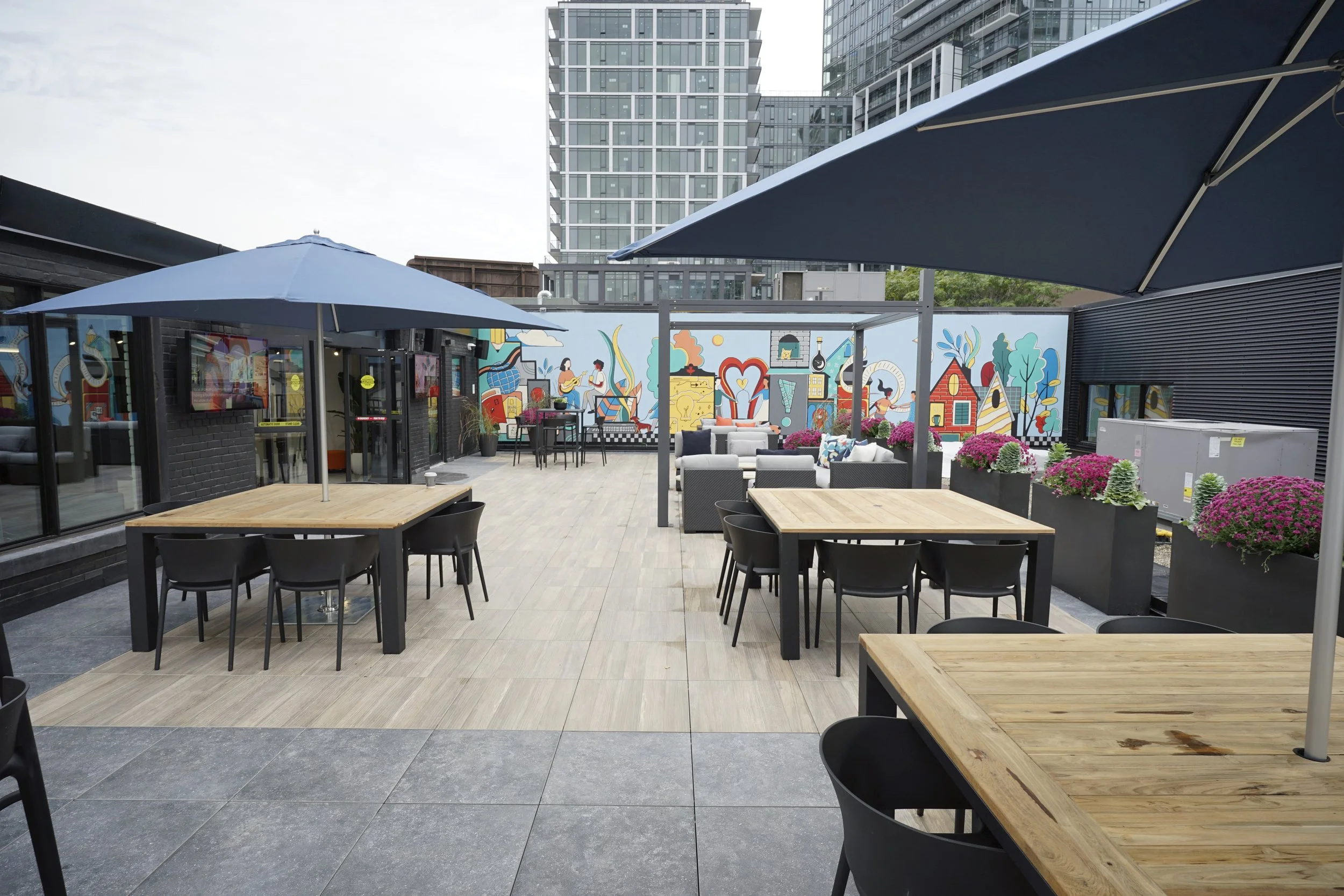 New Staples stores are inclusive of a coworking space. Staples Corktown has a 2000 sqft outdoor patio that is hybrid-work friendly.  