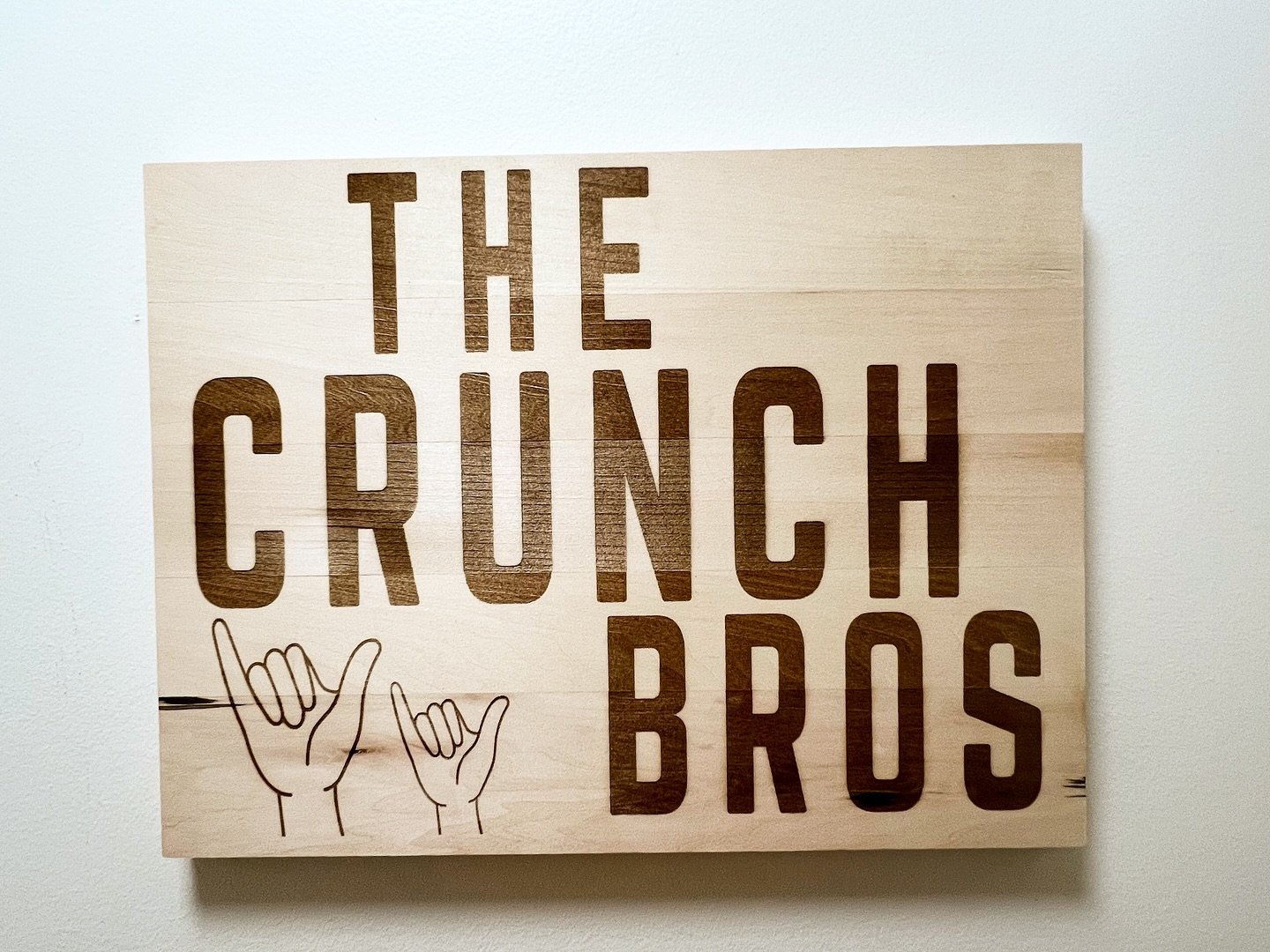 made a beautiful plaque for @thecrunchbros @thecrunchtube ✨ they had a meet and greet last week and couldn&rsquo;t go meet them empty handed! they are the sweetest family!! 

if you don&rsquo;t follow them, go follow their IG page and subscribe to th