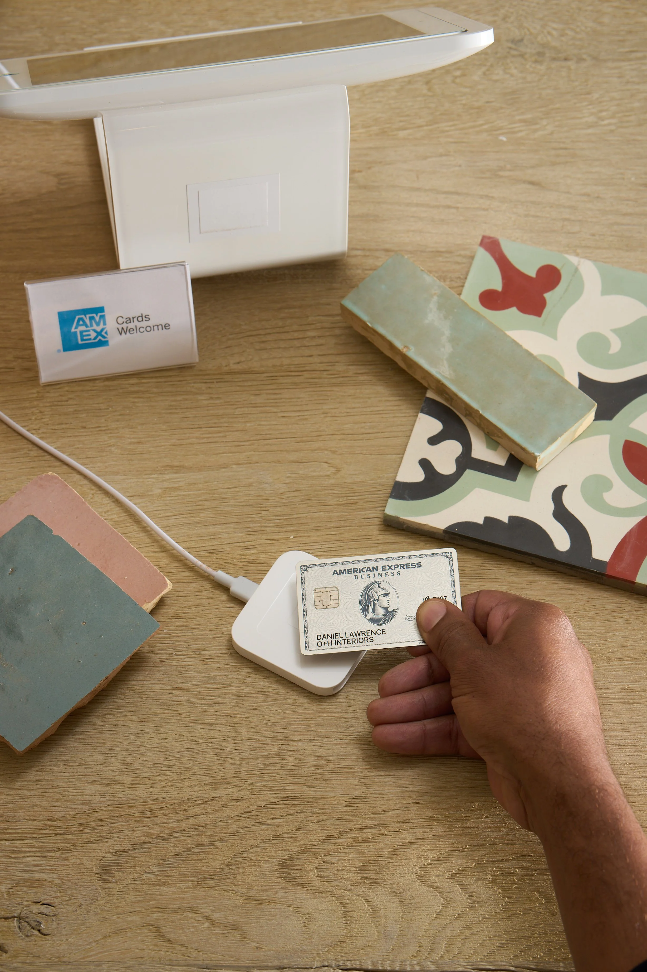 0606_AMEX_B2B_3D_Tile store payment closeup 46.jpg