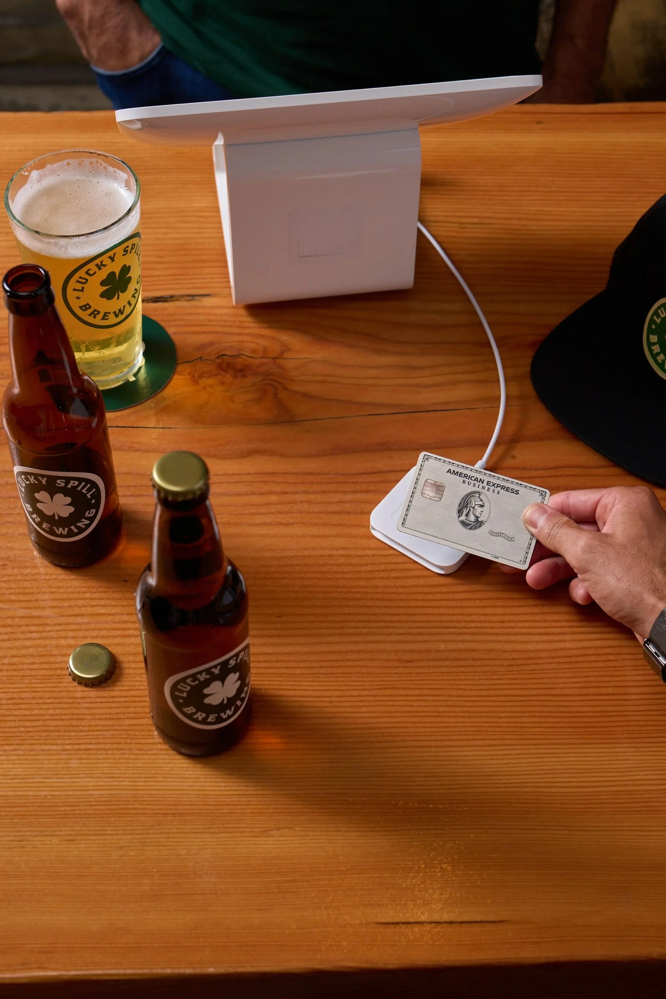 0605_AMEX_B2B_7A_Brewery+Card+Tap_close+37.jpg