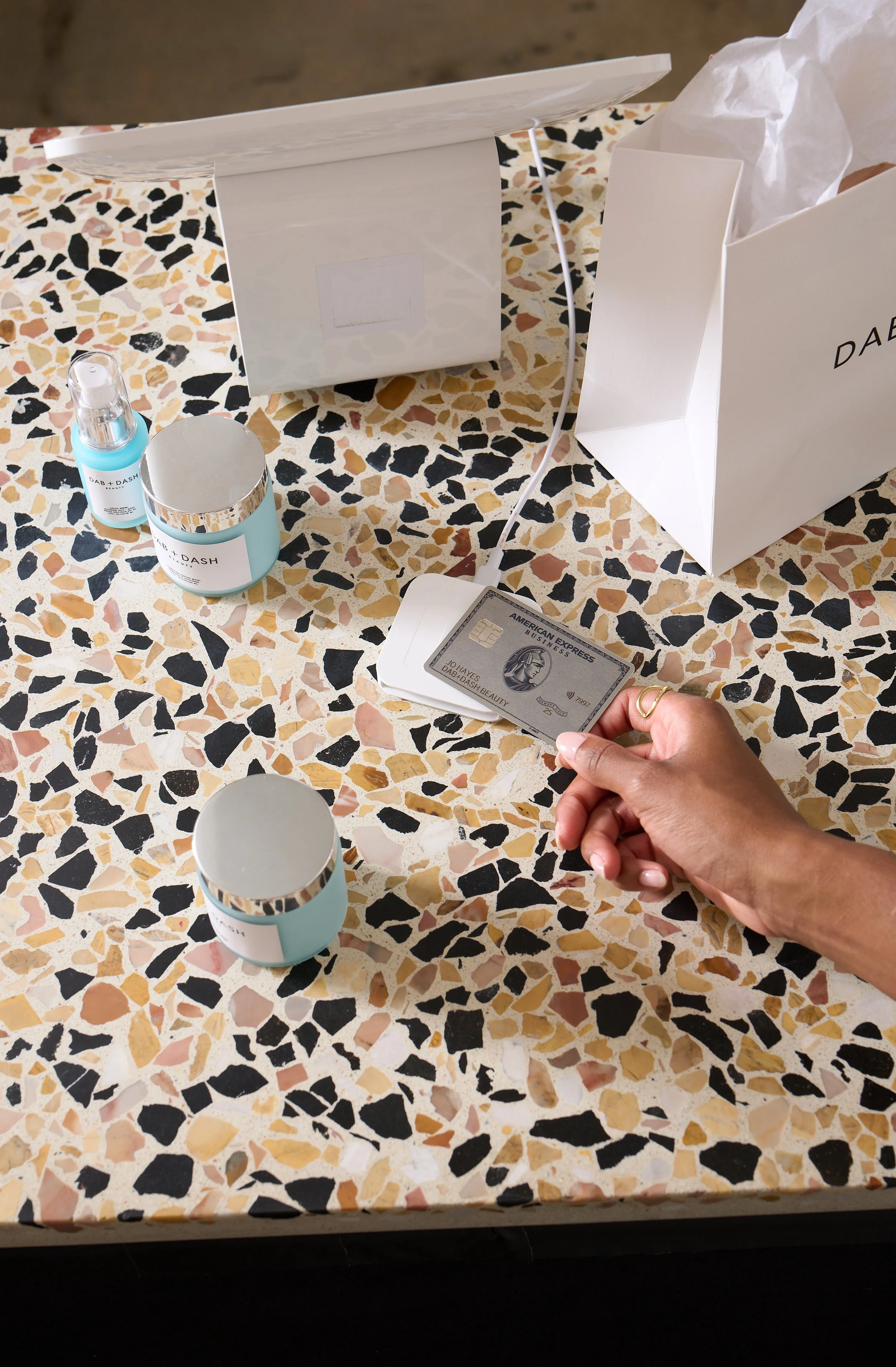 0605_AMEX_B2B_9E_Beauty Card Tap - close 38.jpg
