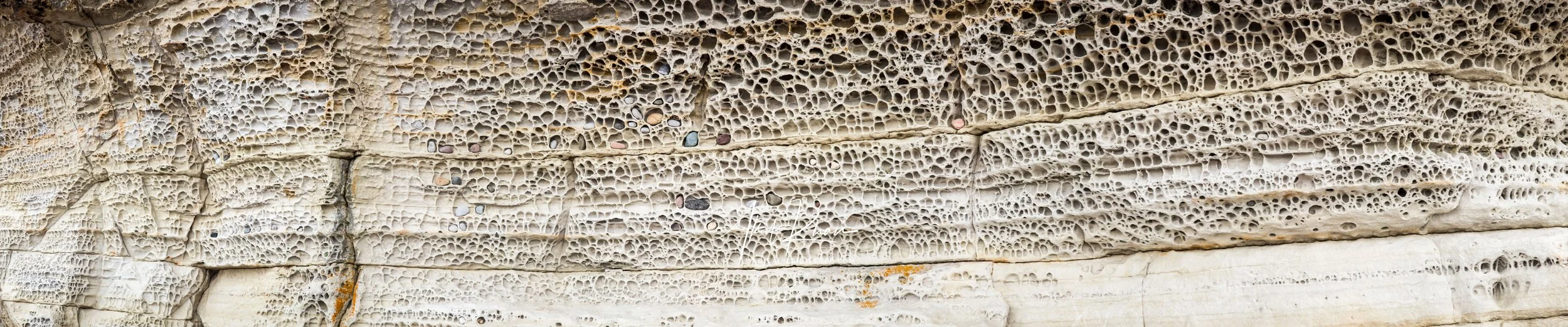 Honeycomb rock, Elgol.jpg