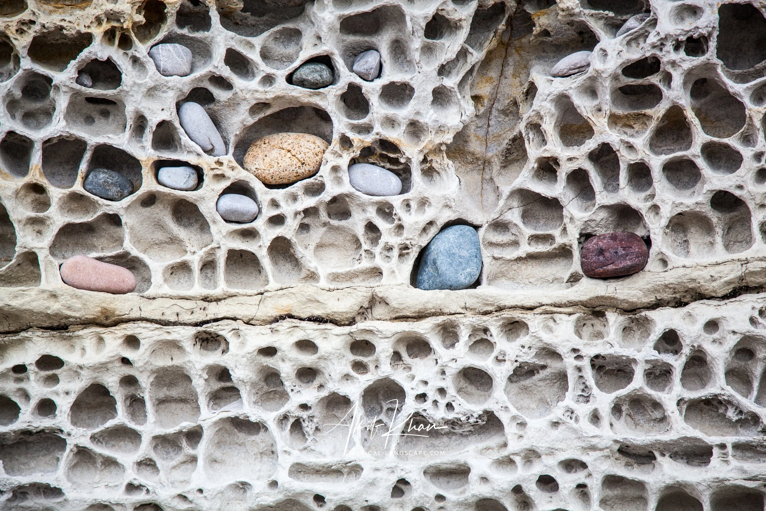 Honeycomb rock, Elgol-55.jpg