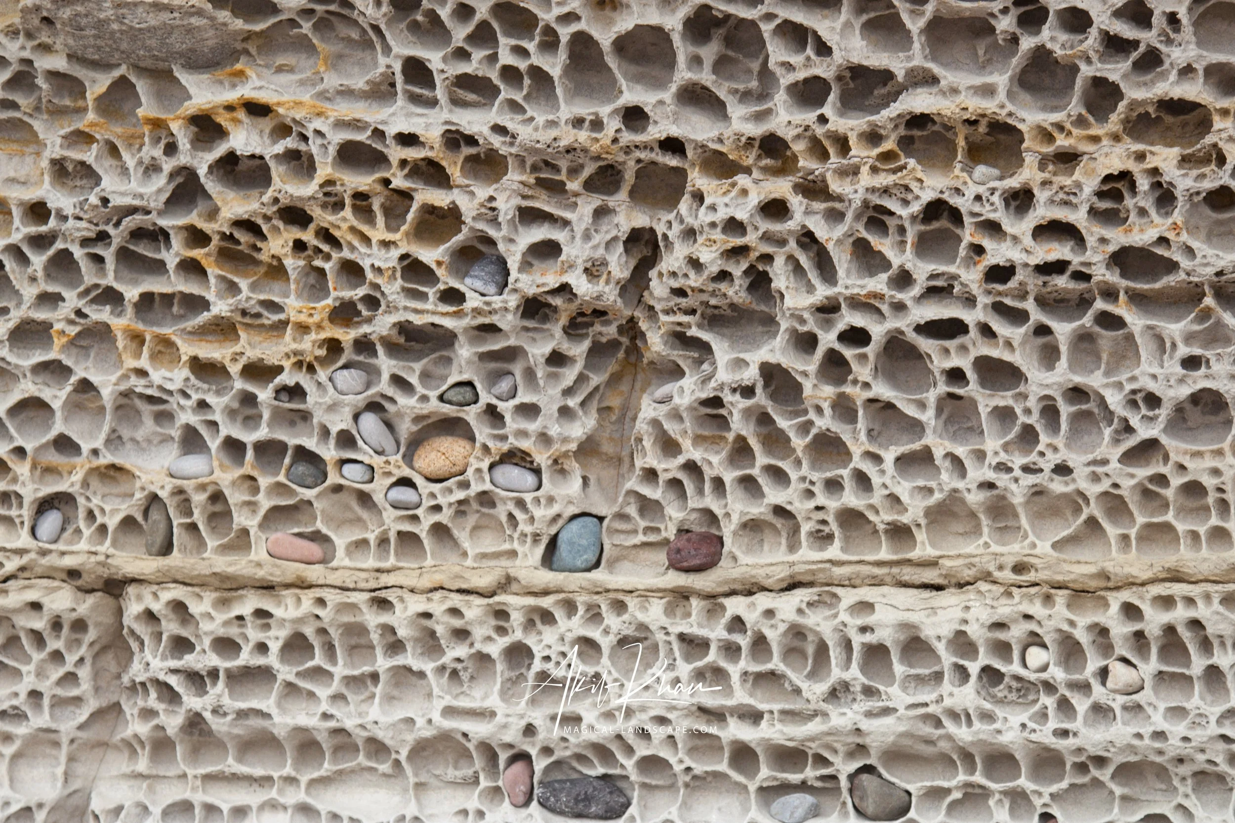 Honeycomb rock, Elgol-58.jpg