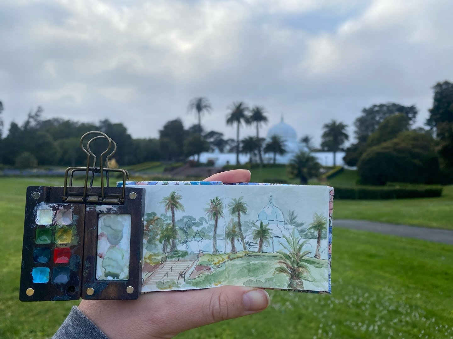 Some Tuesday afternoon sketching freezing my butt off because those microclimates fooled me again

#sketching #watercolorsketch #pleinairpainting #sanfrancisco #sfartguide #sfart #sfartist #watercolor #landscapeart #artoftheday #quietart