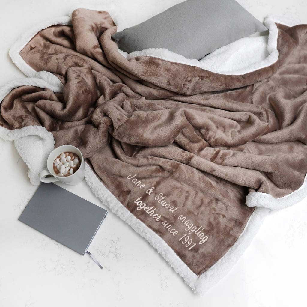 Year-Round Elegance: Faux Fur Blankets as Ideal Gifts for Every Occasion