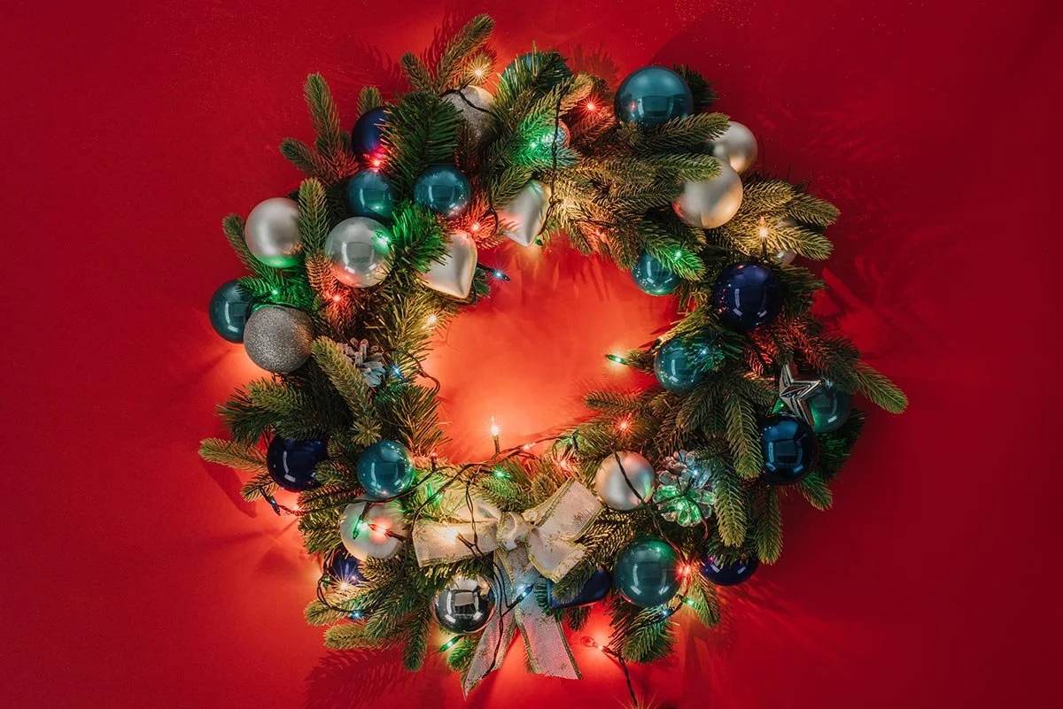 What is the Meaning Behind the Christmas Wreath? — Christmas
