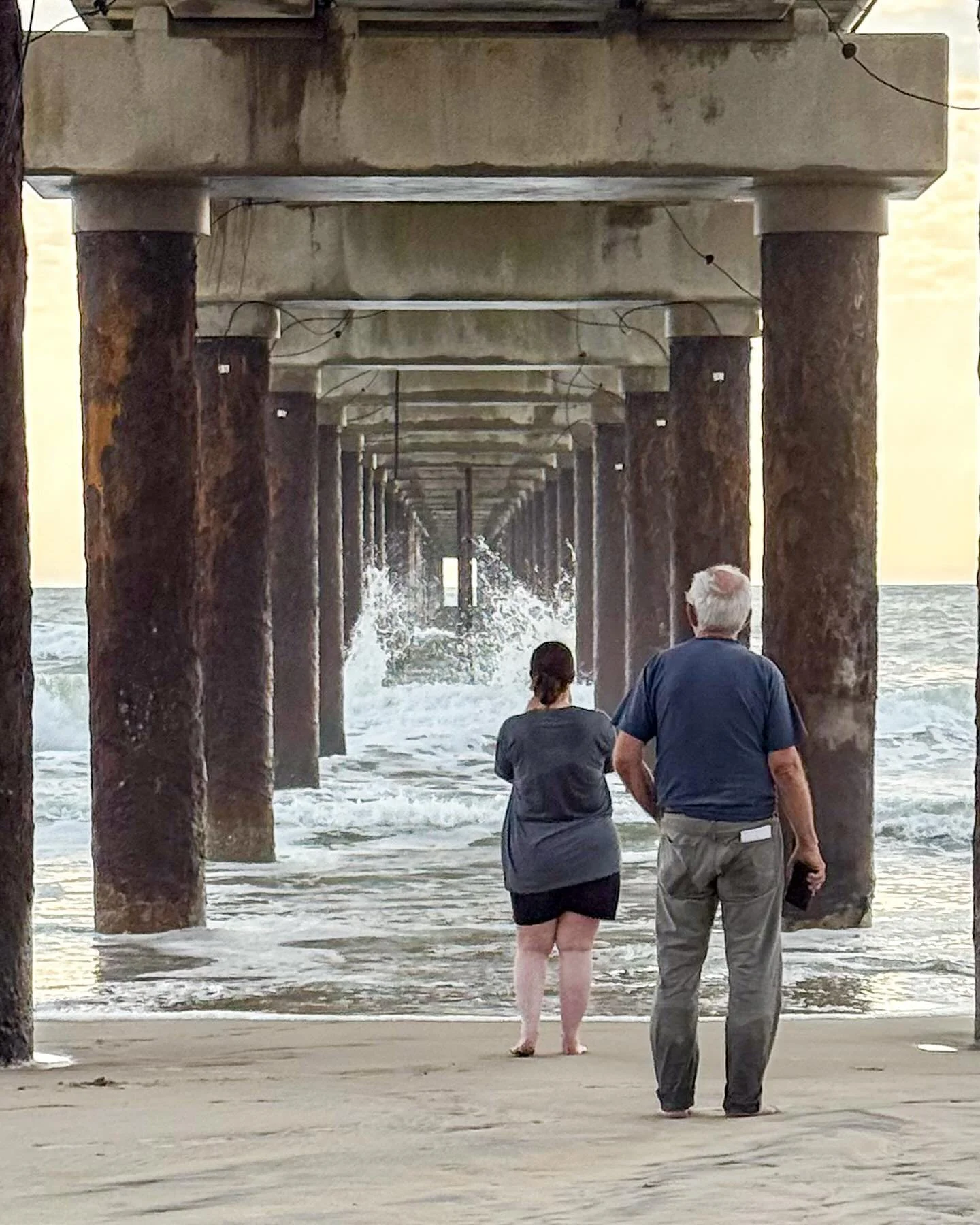 Watching the effects of Hurricane Erin as it approaches&hellip;
*
*
*
#hurricaneerin #outerbanks @suemanganphotography
