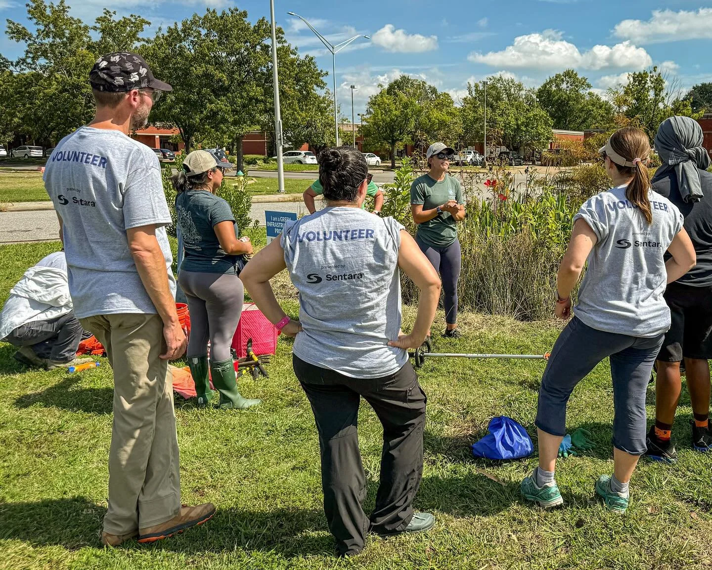 Great work by the volunteers at Purpose Park in Norfolk!  @unitedwayofshr @chesapeakebayfoundation @twpthemovement @suemanganphotography
