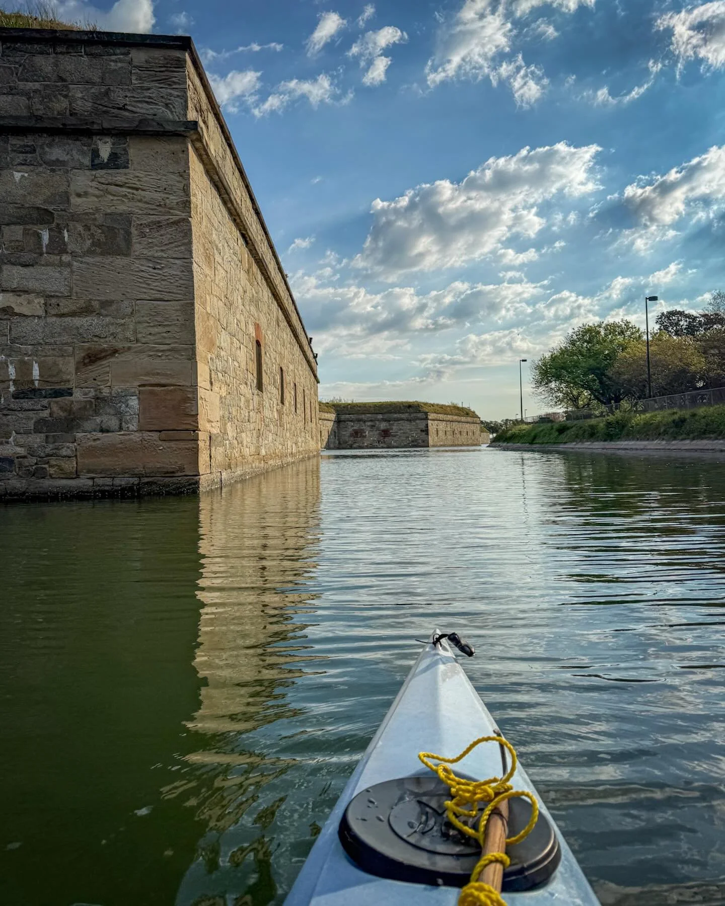While May 2 is Clean the Bay Day, today was Clean the Moat Day! Thanks to @thefortmonroe and Bonnie&rsquo;s leadership, we took out lots of trash!!! 
*
*
*
#savethebay @cbf_virginia @rwest_18 @bonniekersta @vabaylife @suemanganphotography @jimmyentas