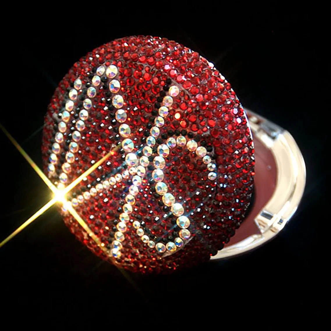 J Maskrey, Designer , SKII , crystals, makeup, compact  , beauty , fashion , accessories , glamorous , celebrity ,