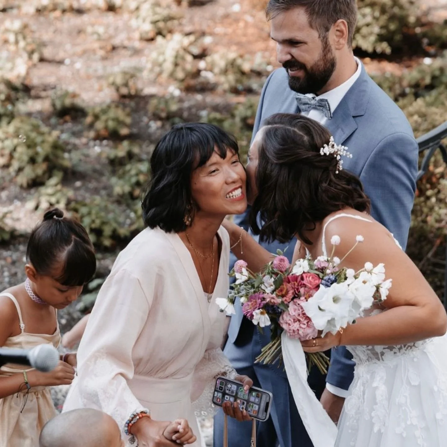 Wildflowery wedding florals that go beyond traditional floral design - creating a unique ambiance and memorable experience for your special day 🌸💕

🌸 wildflower-inspired florals

🌵 personal, your not just any other customer 

🎀 kindness always f