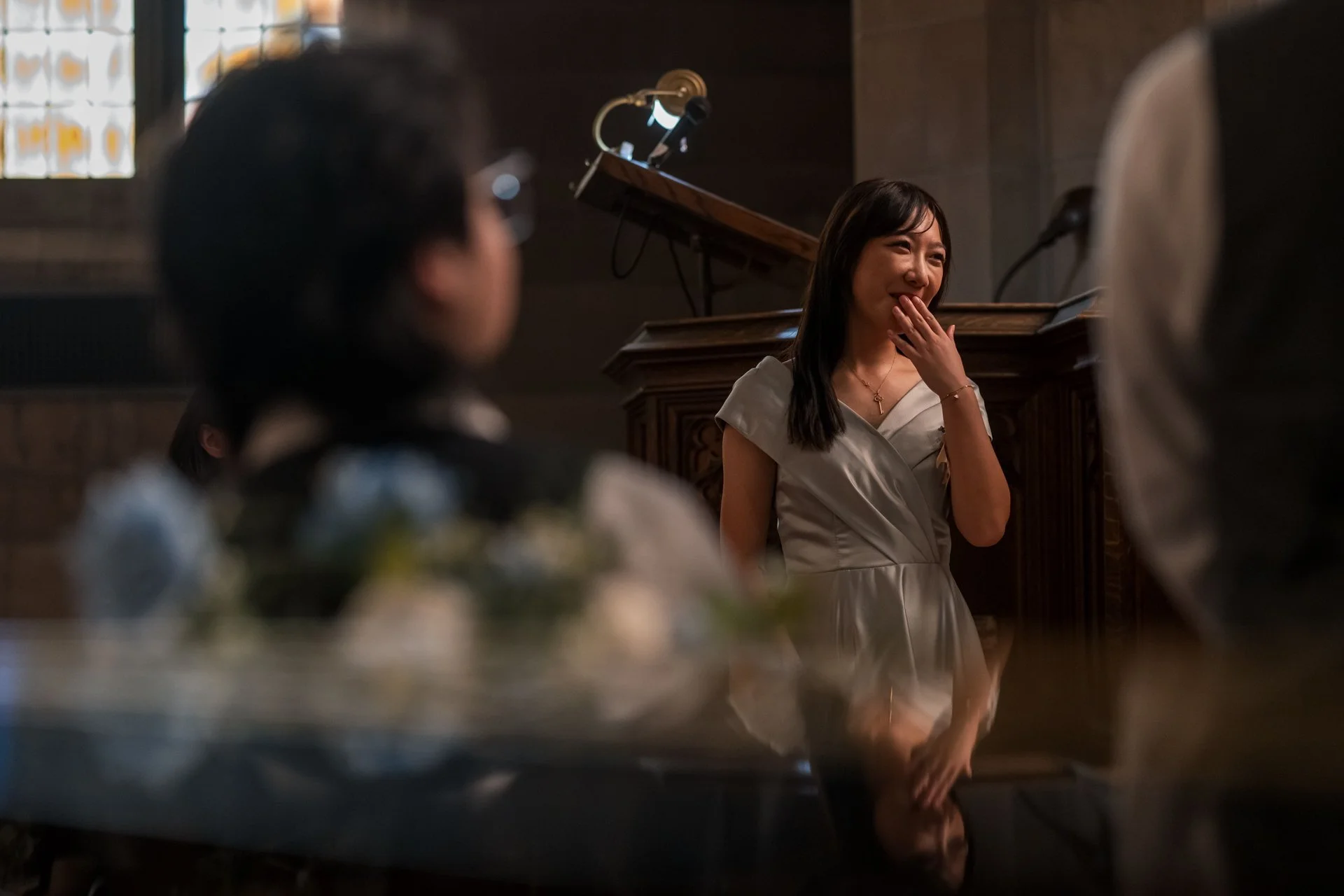 candid-wedding-guest-reaction-knox-college-chapel