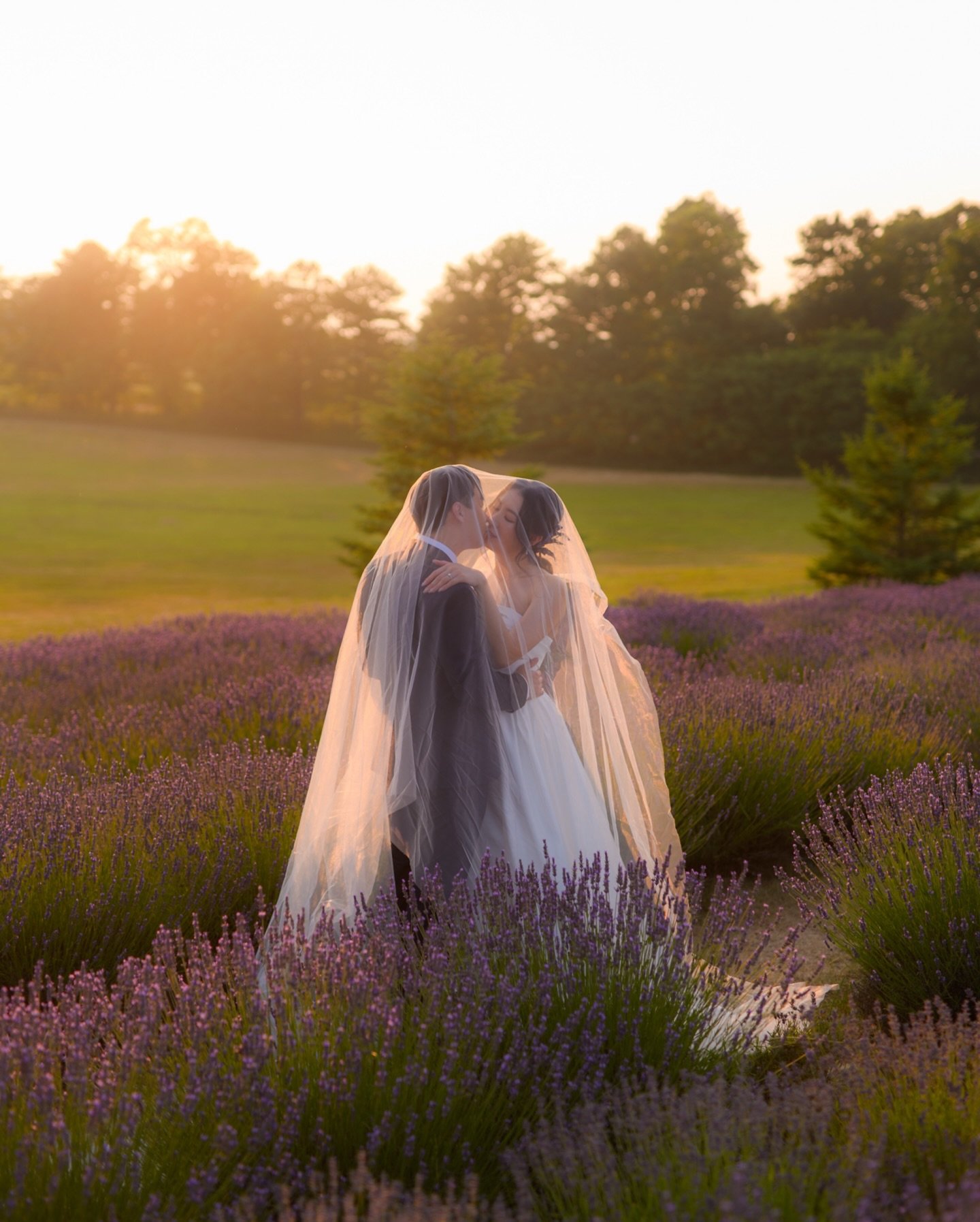 MUA: @isachungmakeup 
Wedding gown: @love.deities