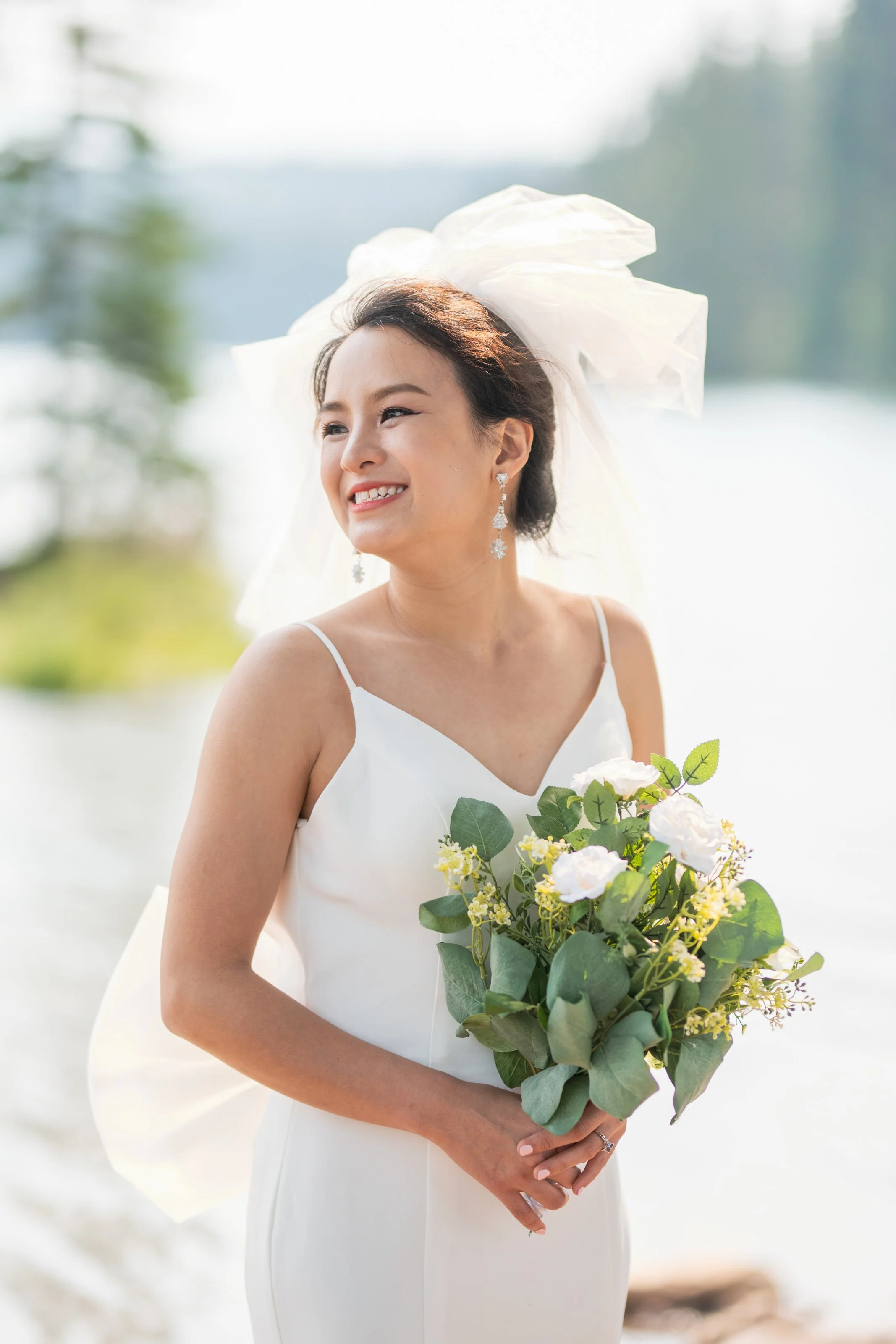 luxury-wedding-bouquet-bride-banff.jpg