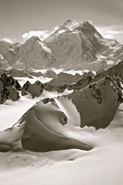 Mt Saint Elias, dwarfing mountains under it.