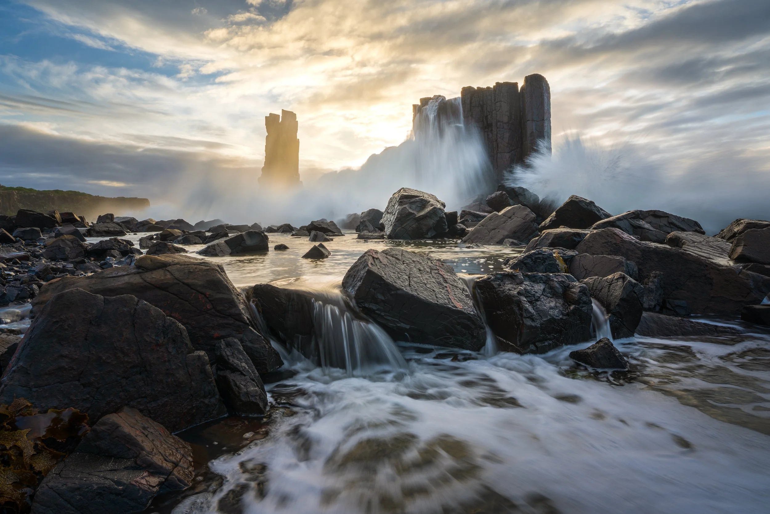 Another in this series of huge waves at Bombo Quarry