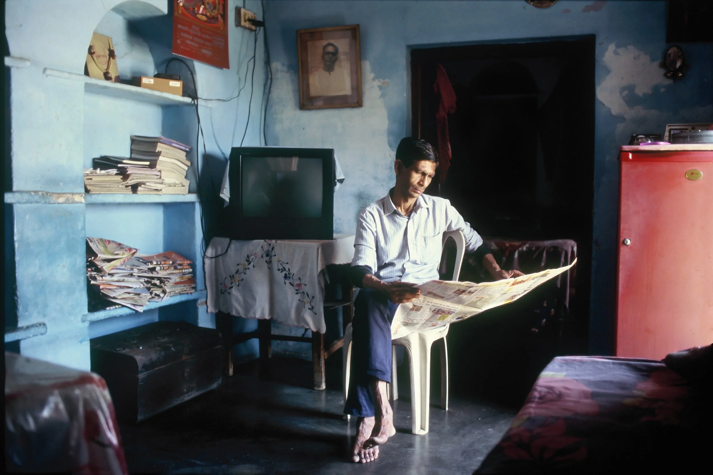 man reading vrn 3.jpg